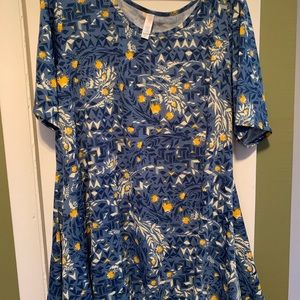 Lularoe tee